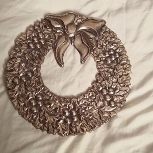 Vintage 1982 Gorham  Chrismas Wreath Trivet .Wall HANGING.